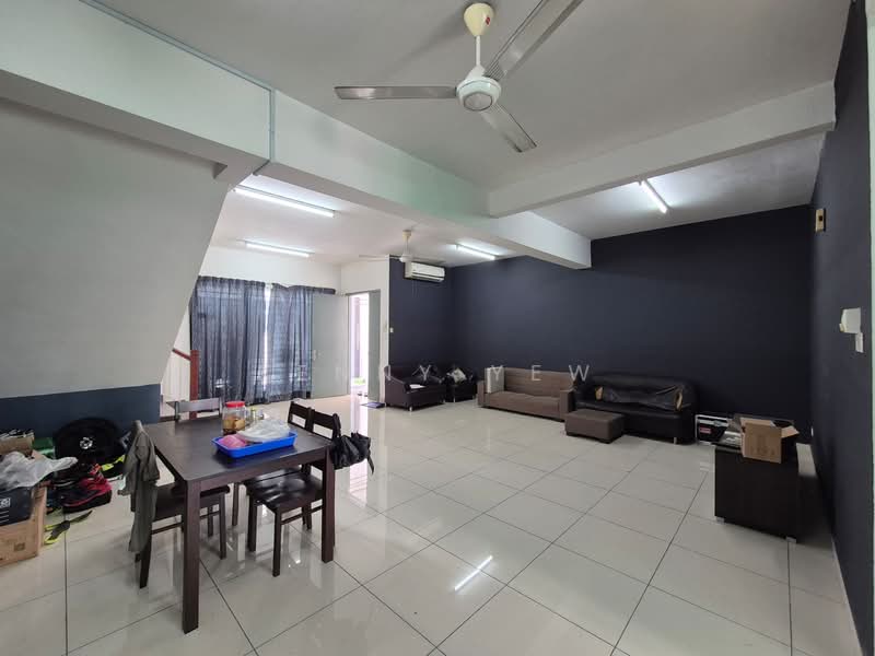 2-storey Terraced House for Sale in Tiara East (Semenyih) - Kenny Yew - Living Room - PropertyGuru.com.my