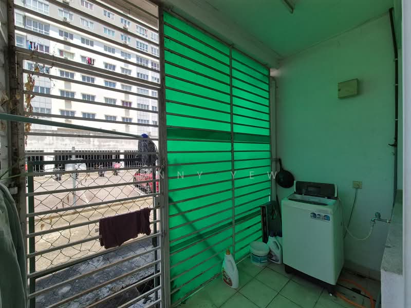 2-storey Terraced House for Sale in Tiara East (Semenyih) - Kenny Yew - Balcony - PropertyGuru.com.my
