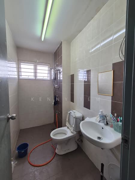2-storey Terraced House for Sale in Tiara East (Semenyih) - Kenny Yew - Bathroom - PropertyGuru.com.my