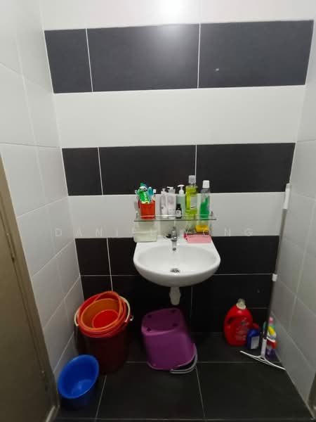 2-storey Terraced House for Sale in Bandar Seri Alam (Masai) - Daniel Yong - Bathroom - PropertyGuru.com.my