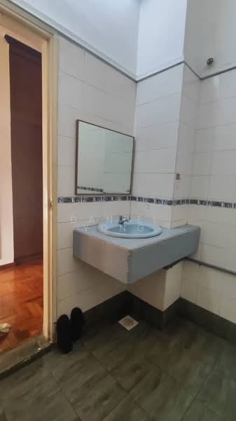 2-storey Terraced House for Sale in Bandar Seri Alam (Masai) - Daniel Yong - Bathroom - PropertyGuru.com.my