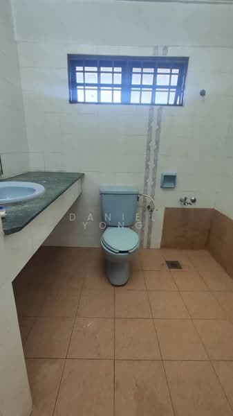 2-storey Terraced House for Sale in Bandar Seri Alam (Masai) - Daniel Yong - Bathroom - PropertyGuru.com.my