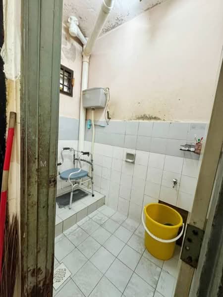 Taman Pasir Putih: Plot 9 (Phase A) untuk Untuk Dijual - RM 408,000, Mac 2026 - Bathroom - PropertyGuru.com.my