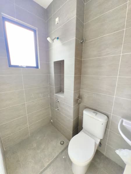 2-storey Terraced House for Sale in Taman Mutiara Mas (Skudai) - Daniel Yong - Bathroom - PropertyGuru.com.my