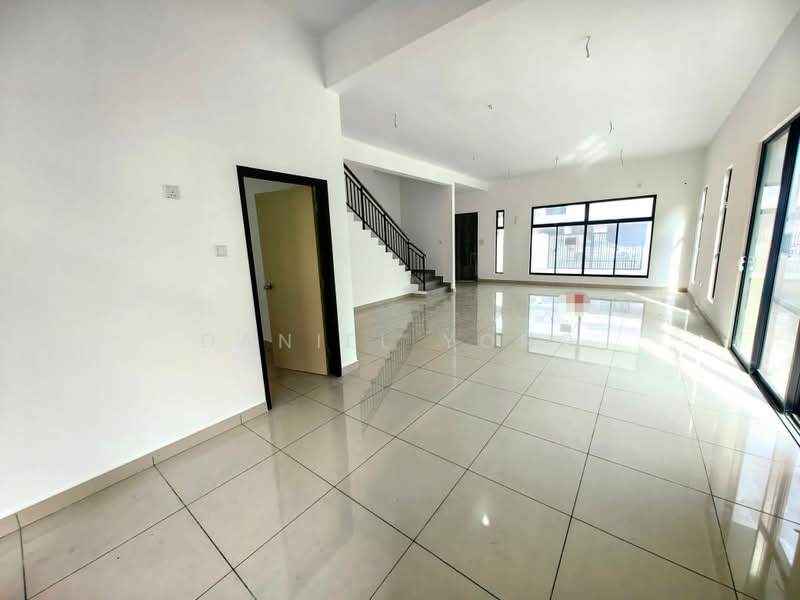 2-storey Terraced House for Sale in Taman Mutiara Mas (Skudai) - Daniel Yong - Living Room - PropertyGuru.com.my
