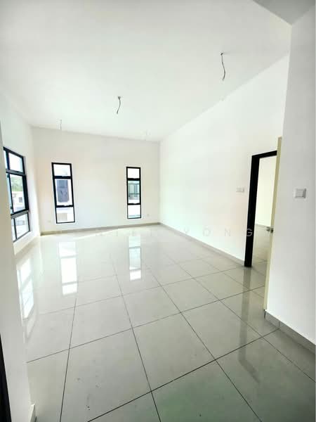 2-storey Terraced House for Sale in Taman Mutiara Mas (Skudai) - Daniel Yong - Living Room - PropertyGuru.com.my