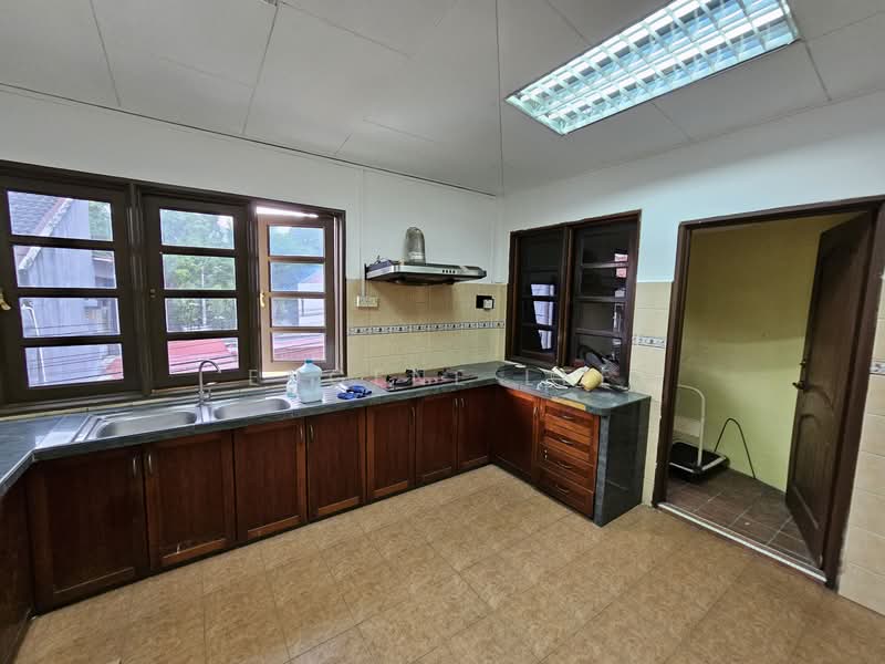 Semi-Detached House for Sale in Batu Uban (Gelugor) - Eugene Lee - Kitchen - PropertyGuru.com.my