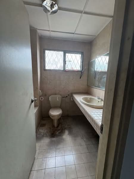Semi-Detached House for Sale in Damansara Heights (Kuala Lumpur) - Joel Loke - Bathroom - PropertyGuru.com.my