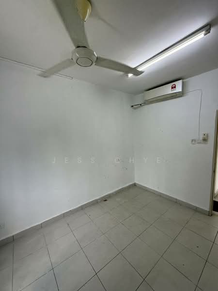 Apartment for Rent at Pangsapuri Akasia (Bandar Botanic) - Jess Chye - Interior - PropertyGuru.com.my