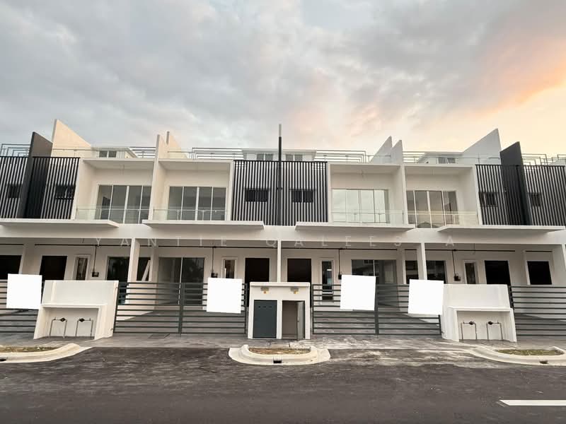 Rumah Teres 3-Tingkat untuk Dijual di Sepang (Selangor) - Yantie Qaleesya - Exterior - PropertyGuru.com.my