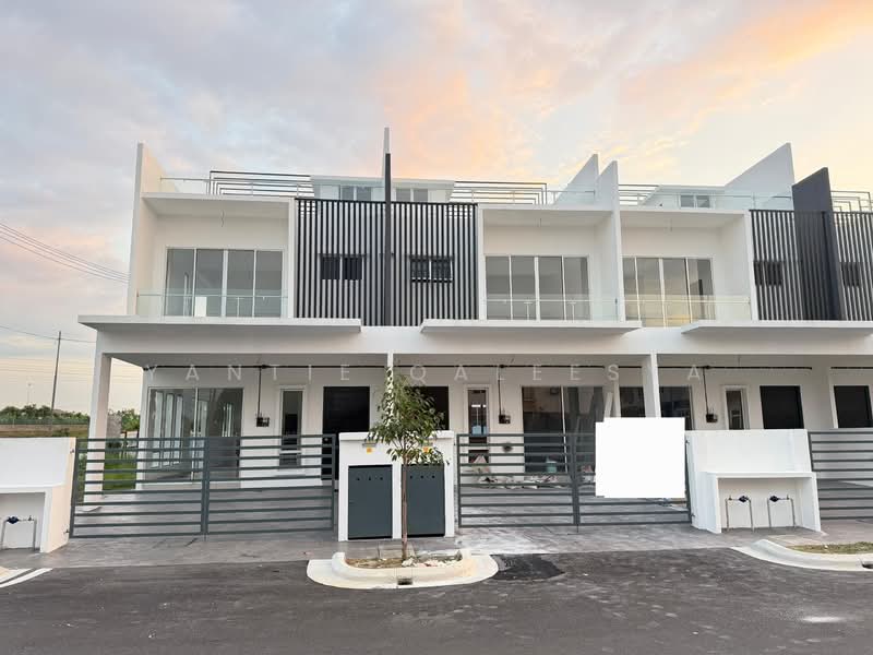 Rumah Teres 3-Tingkat untuk Dijual di Sepang (Selangor) - Yantie Qaleesya - Exterior - PropertyGuru.com.my