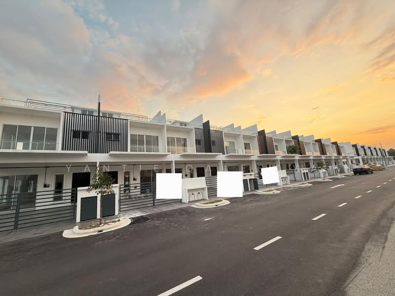 Rumah Teres 3-Tingkat untuk Dijual di Sepang (Selangor) - Yantie Qaleesya - Exterior - PropertyGuru.com.my