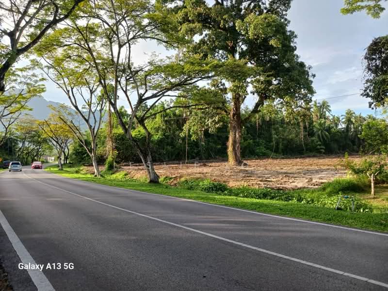 1-storey Terraced House for Sale in Petra Jaya (Kuching) - Leslie Loi - Exterior - PropertyGuru.com.my