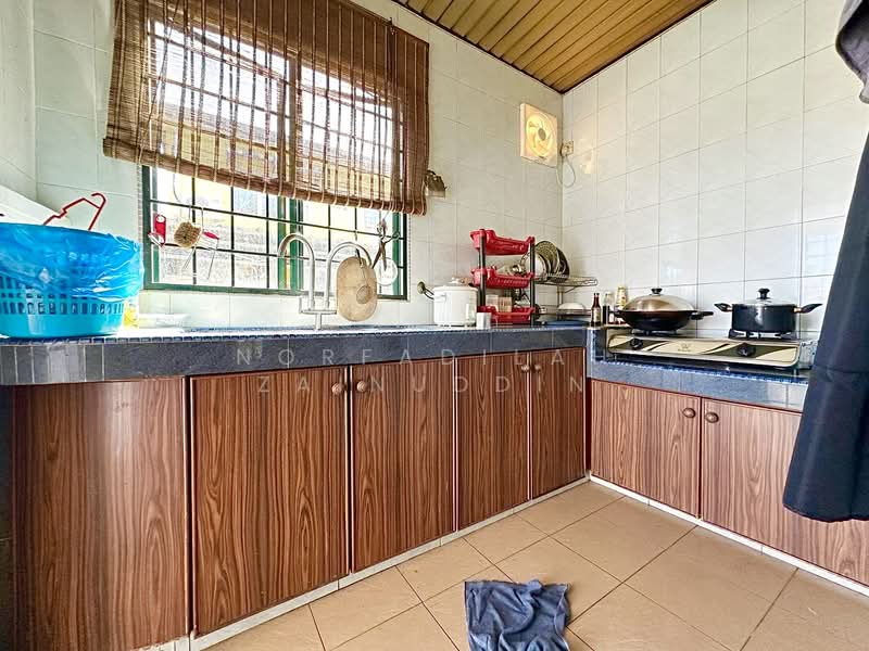 2-storey Terraced House for Sale in Taman Sri Buloh (Sungai Buloh) - NORFADILAH ZAINUDDIN - Kitchen - PropertyGuru.com.my