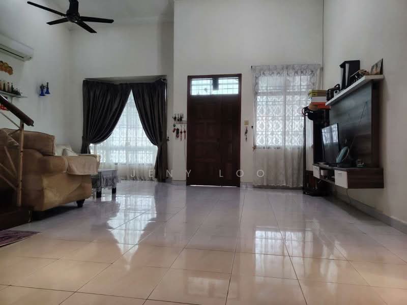 1.5-storey Terraced House for Sale in Taman Sutera (Johor Bahru) - Jeny Loo - Living Room - PropertyGuru.com.my