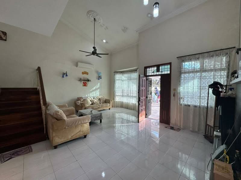 1.5-storey Terraced House for Sale in Taman Sutera (Johor Bahru) - Jeny Loo - Living Room - PropertyGuru.com.my