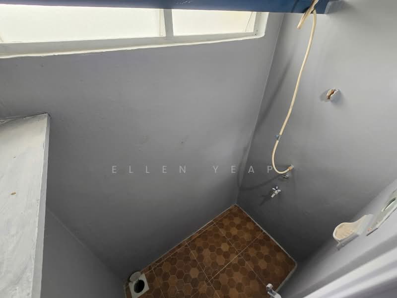 Flat for Sale at Taman Daya - Jalan Pinang 3, 4 - Ellen Yeap - Bathroom - PropertyGuru.com.my