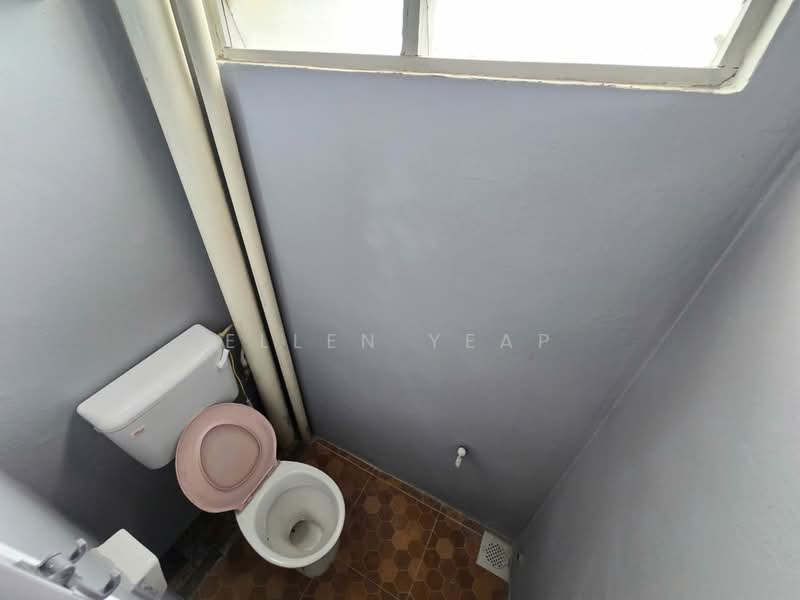 Flat for Sale at Taman Daya - Jalan Pinang 3, 4 - Ellen Yeap - Bathroom - PropertyGuru.com.my