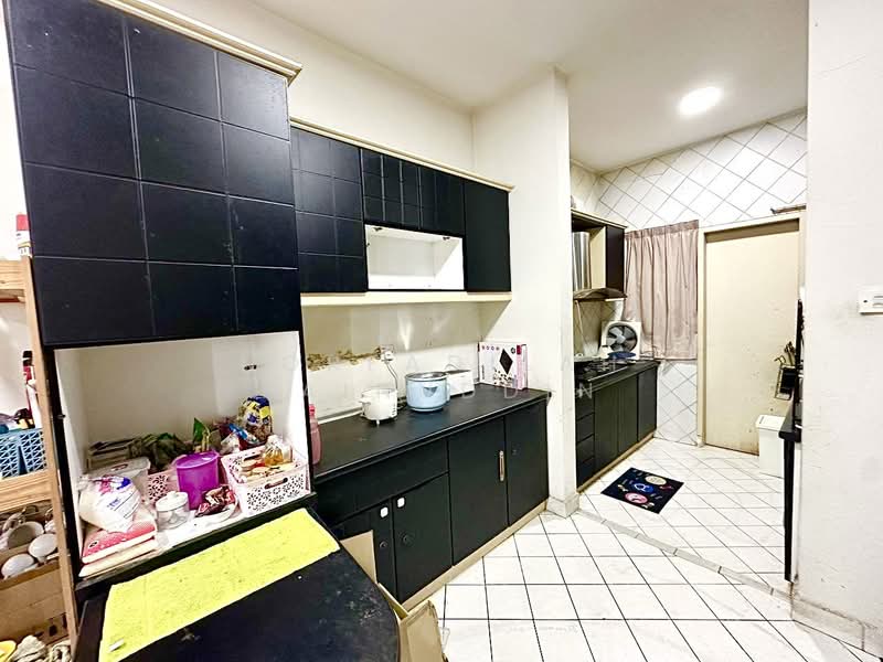 Condominium for Sale at Armanee - NORFADILAH ZAINUDDIN - Kitchen - PropertyGuru.com.my