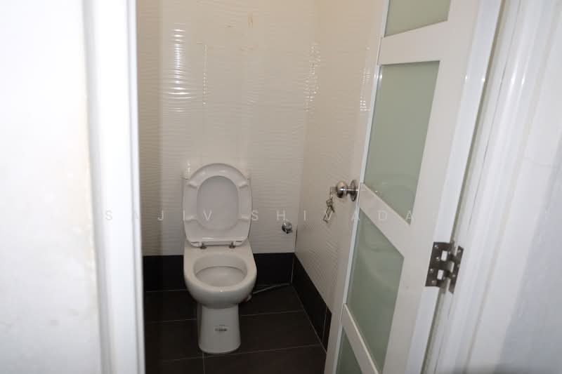 Shop for Rent in Taman Tun Dr Ismail (Kuala Lumpur) - Sajiv Shivadas - Bathroom - PropertyGuru.com.my