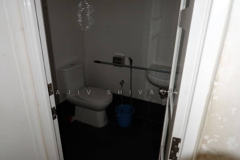 Shop for Rent in Taman Tun Dr Ismail (Kuala Lumpur) - Sajiv Shivadas - Bathroom - PropertyGuru.com.my