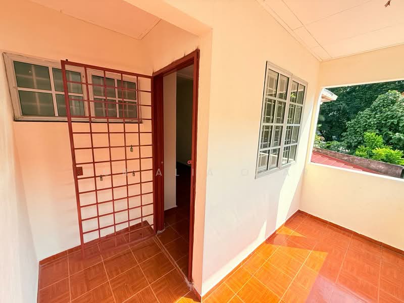 2-storey Terraced House for Sale in Shah Alam (Selangor) - Nur Alia Omar - Balcony - PropertyGuru.com.my