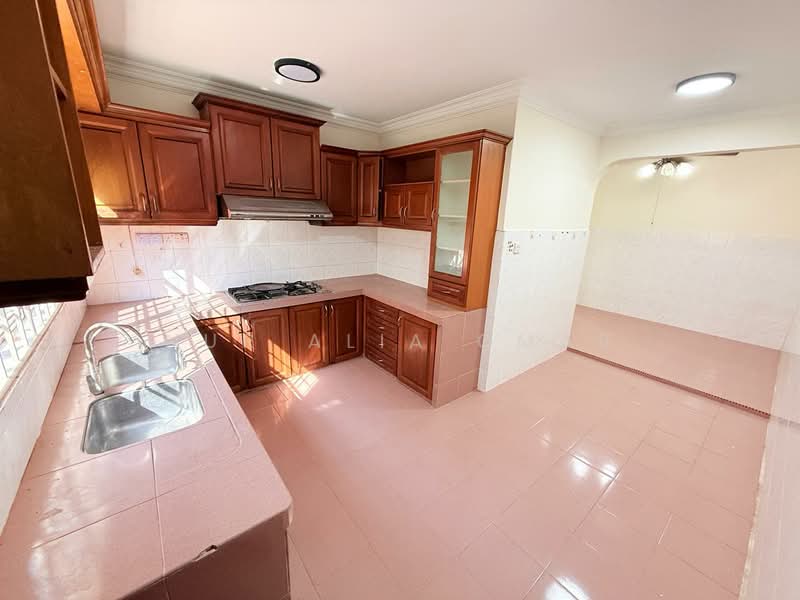 2-storey Terraced House for Sale in Shah Alam (Selangor) - Nur Alia Omar - Kitchen - PropertyGuru.com.my