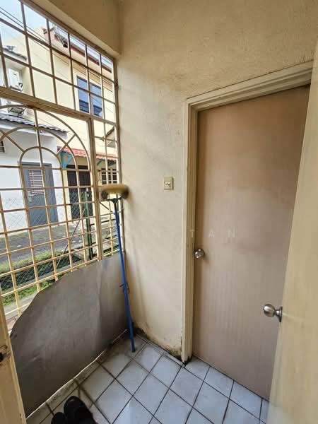 2-storey Terraced House for Sale in TAMAN PUCHONG UTAMA (Puchong) - Jason Tan - Exterior - PropertyGuru.com.my