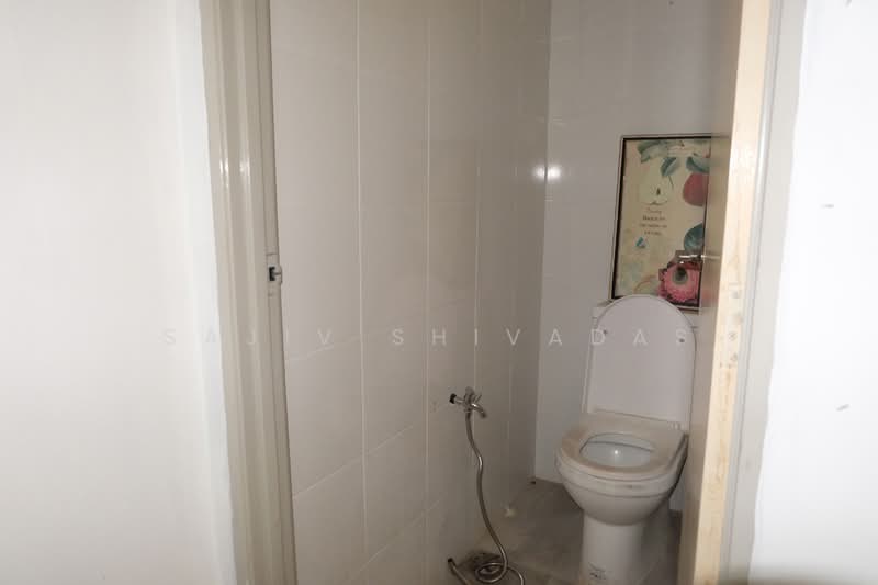 Shop for Rent in Taman Tun Dr Ismail (Kuala Lumpur) - Sajiv Shivadas - Bathroom - PropertyGuru.com.my