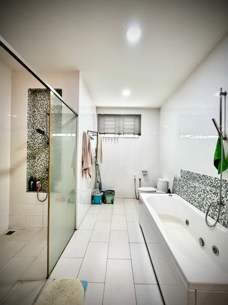 2 Permai 3-Storey Terraced House in Tanjung Bungah. untuk Untuk Dijual - RM 1,450,000, Apr 2026 - Bathroom - PropertyGuru.com.my