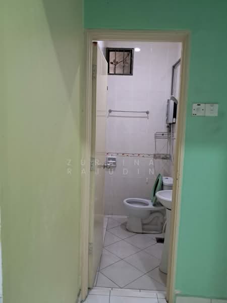 2-storey Terraced House for Sale in Bandar Tun Hussein Onn (Cheras) - Zuraina Rajudin - Bathroom - PropertyGuru.com.my