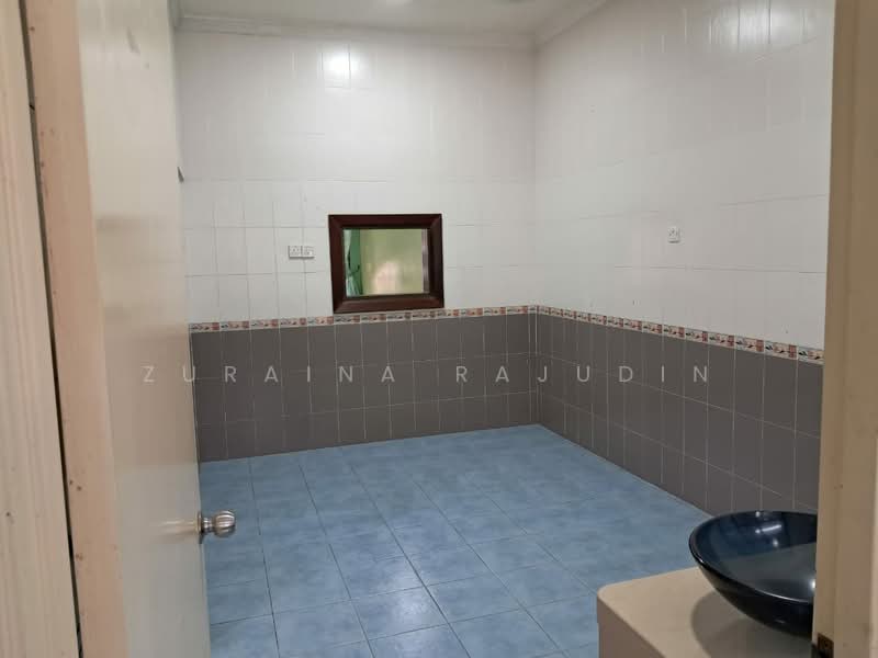 2-storey Terraced House for Sale in Bandar Tun Hussein Onn (Cheras) - Zuraina Rajudin - Bathroom - PropertyGuru.com.my