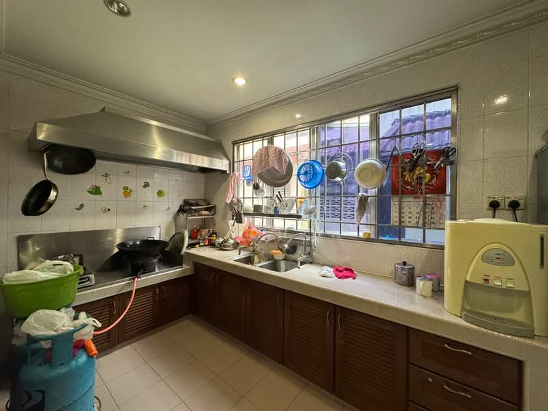 Taman Desa Aman untuk Untuk Dijual - RM 1,180,000, Feb 2026 - Kitchen - PropertyGuru.com.my