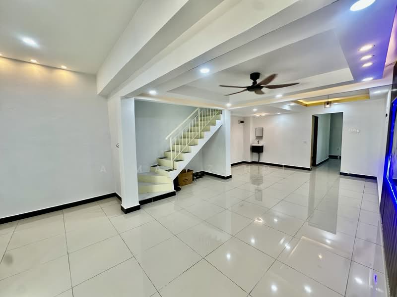 Taman Bukit Rawang Jaya untuk Untuk Dijual - RM 399,000, Mac 2026 - Living Room - PropertyGuru.com.my