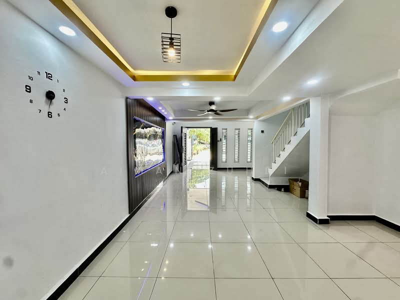 Taman Bukit Rawang Jaya untuk Untuk Dijual - RM 399,000, Mac 2026 - Living Room - PropertyGuru.com.my