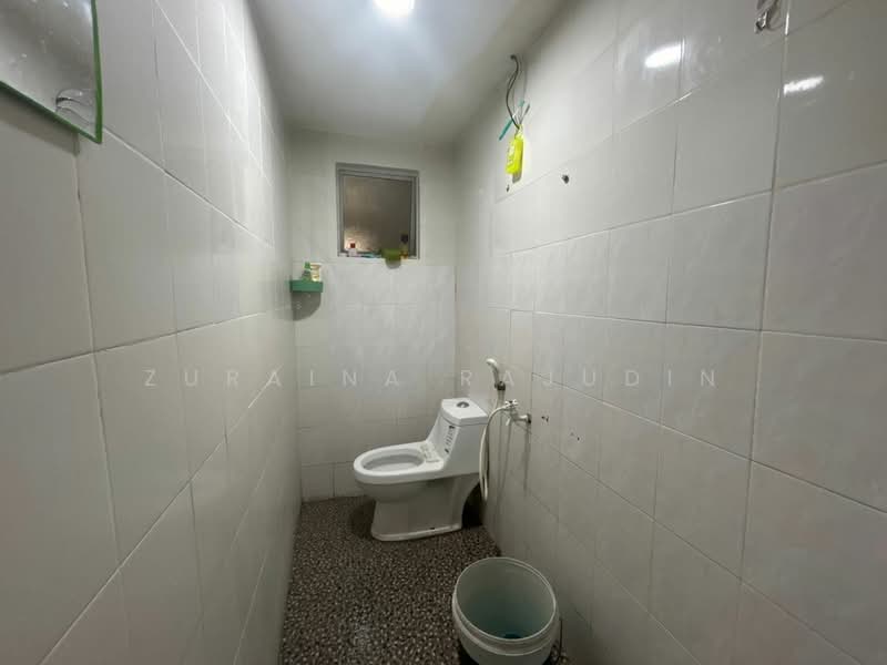 2-storey Terraced House for Sale in Taman Sri Muda (Shah Alam) - Zuraina Rajudin - Bathroom - PropertyGuru.com.my