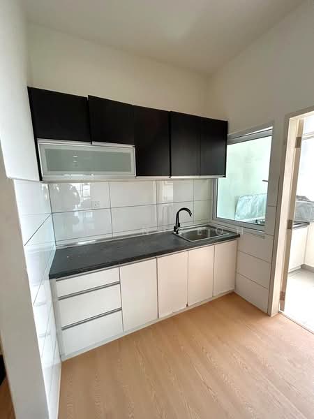Condominium for Sale at The Holmes 1 - Aaron Yeoh - Kitchen - PropertyGuru.com.my