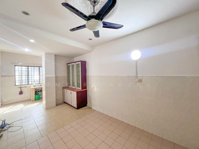 2-storey Terraced House for Sale in Alam Damai (Cheras) - Ammeer Nadzrai - Kitchen - PropertyGuru.com.my
