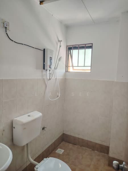 Apartment for Rent at Prima Bayu Apartment - Lian See - Bathroom - PropertyGuru.com.my