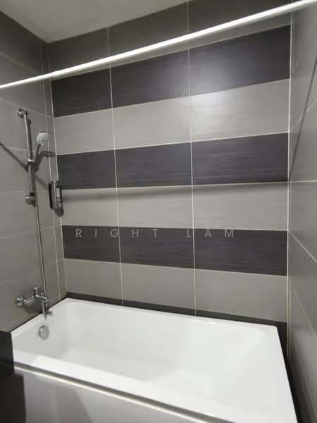 Condominium for Rent at KSL D'Esplanade Residence - Right Lam - Bathroom - PropertyGuru.com.my