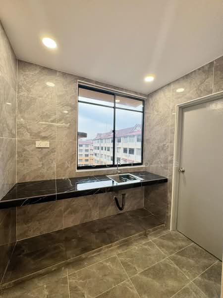 Flat for Sale at Taman Daya - Jalan Nibong 28 - Janice Yong - Kitchen - PropertyGuru.com.my