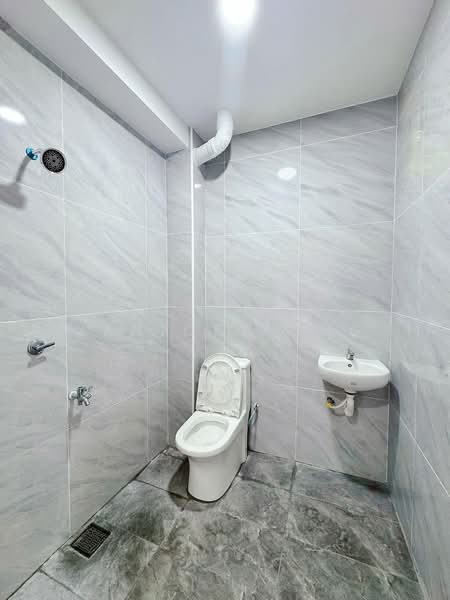 Flat for Sale at Taman Daya - Jalan Nibong 28 - Janice Yong - Bathroom - PropertyGuru.com.my
