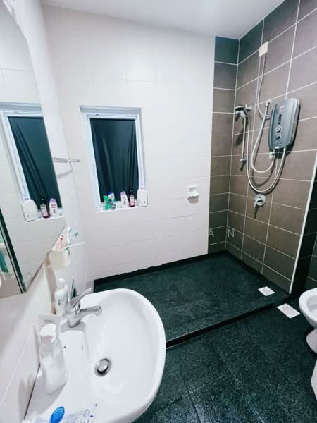2-storey Terraced House for Sale in Kota Kemuning (Shah Alam) - Chloe Tan - Bathroom - PropertyGuru.com.my