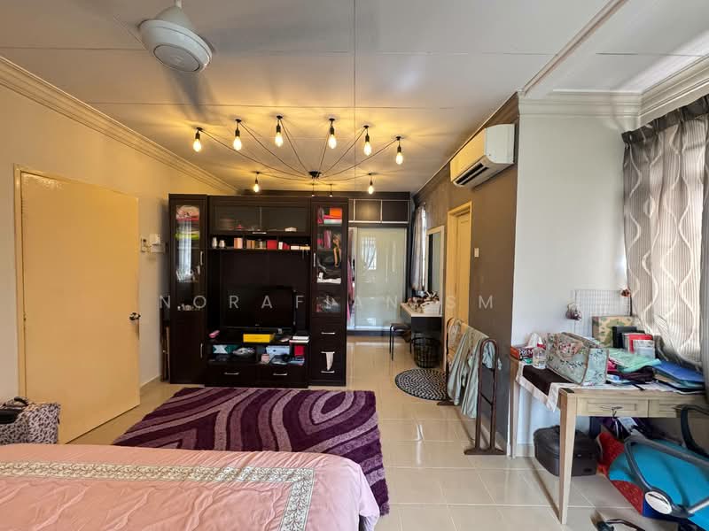 2-storey Terraced House for Sale in Bandar Seri Putra (Bangi) - Norafian SMH - Bedroom - PropertyGuru.com.my