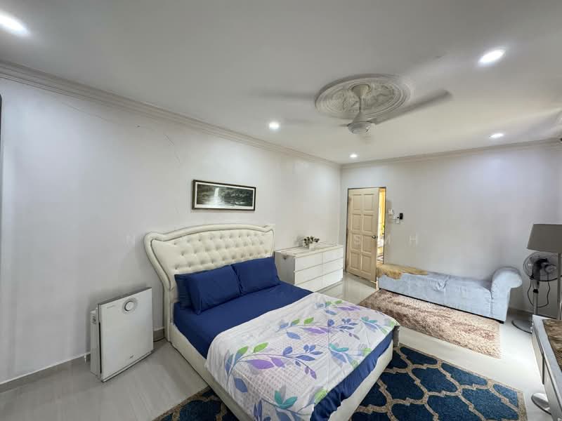 2-storey Terraced House for Sale in Bandar Seri Putra (Bangi) - Norafian SMH - Bedroom - PropertyGuru.com.my