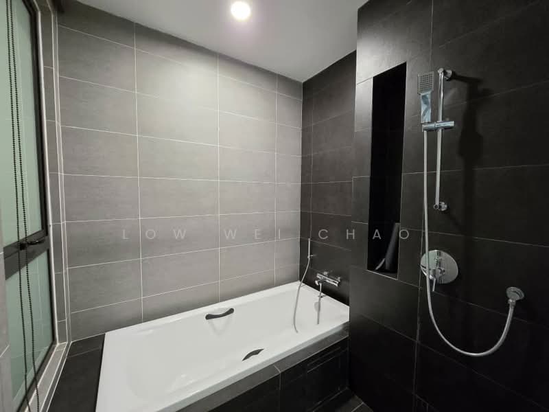Condominium for Sale at Sunway Mont Residences - Low Wei Chao - Master Bathroom - PropertyGuru.com.my