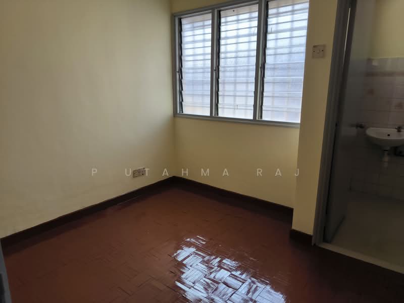 2-storey Terraced House for Sale in Subang Jaya (Selangor) - P Utahma Raj - Interior - PropertyGuru.com.my