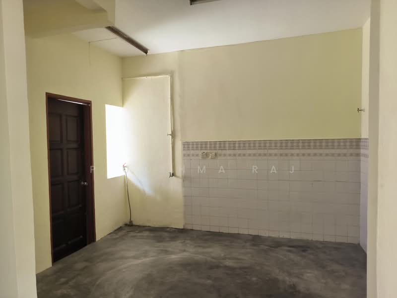 2-storey Terraced House for Sale in Subang Jaya (Selangor) - P Utahma Raj - Kitchen - PropertyGuru.com.my