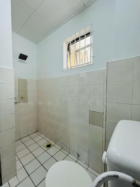 2-storey Terraced House for Sale in Senawang (Negeri Sembilan) - Ahmad Zikrul - Bathroom - PropertyGuru.com.my