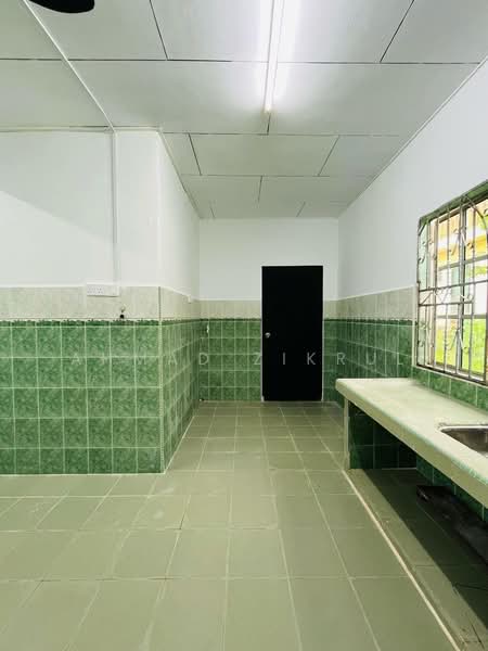 2-storey Terraced House for Sale in Senawang (Negeri Sembilan) - Ahmad Zikrul - Kitchen - PropertyGuru.com.my